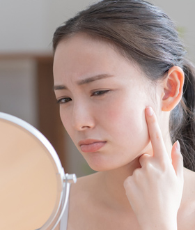 ニキビ跡の凹みを治したい